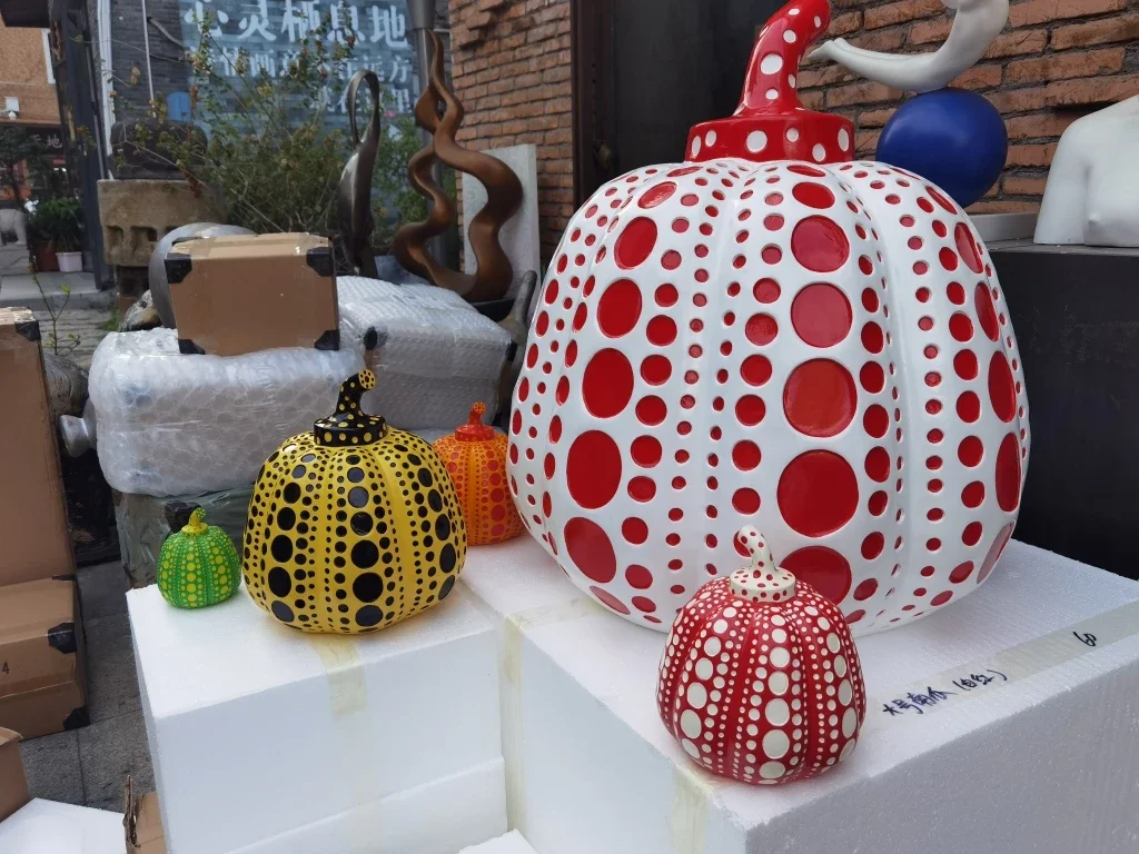 Kusama Yayoi Pompoen Standbeel - Interior Design Japan recensie en prijs